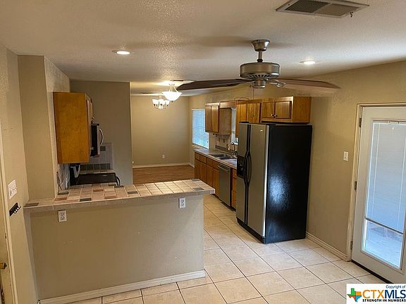 5th image of 809 Westwood Dr