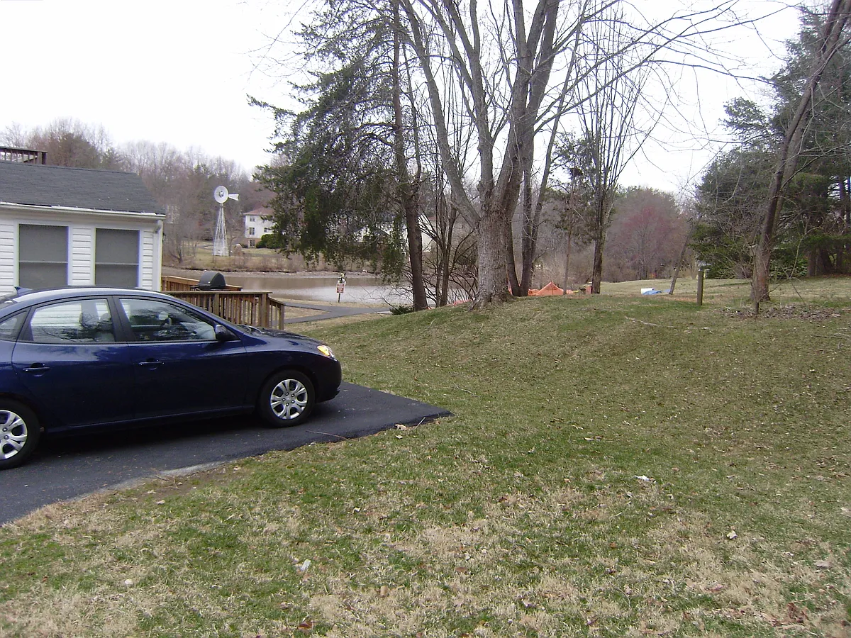 Building Photo - 6116 Wilmington Dr