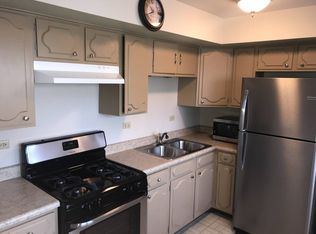 9228 N Woodland Dr, Niles, IL 60714