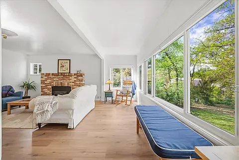 709 Cole Rd — Photo 2