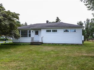 1 W Crest Dr, Rochester, NY 14606