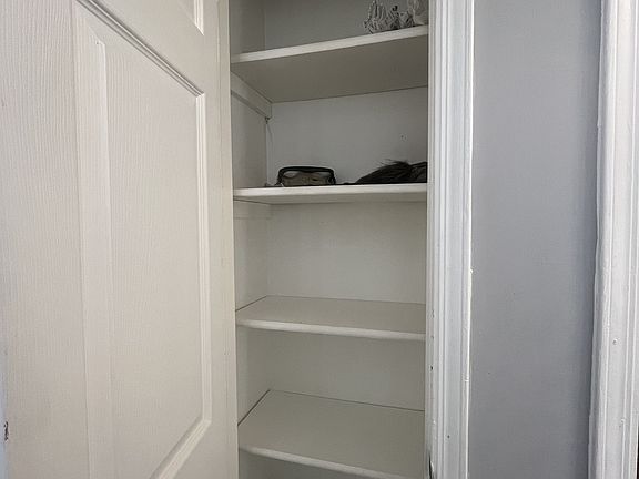 5th image of 27 Division Ave Unit A