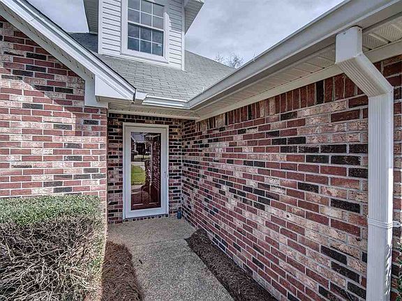 3rd image of 1201 Arbor Hill Dr
