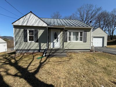 24 Leslie Avenue, Claremont, NH, 03743