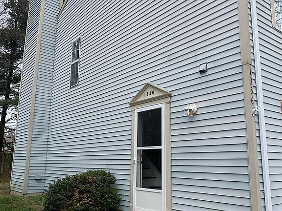 2nd image of 1336 Stockett Sq