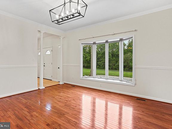 4th image of 3547 Green Spring Rd