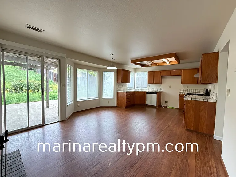 115 James River Rd — Photo 14