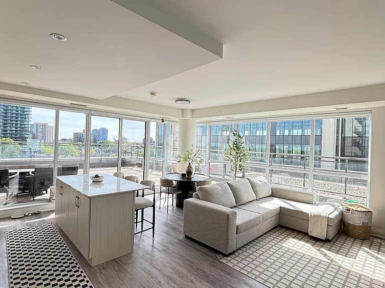 15 Lynch St #408 — Photo 3