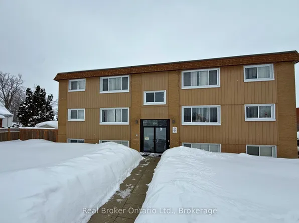 316 Peter St N #10, Orillia, ON L3V 5A2