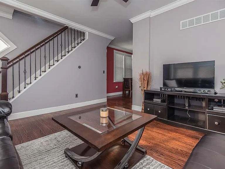 4973 Blow St — Photo 10