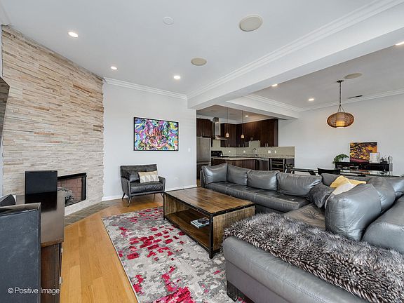 5th image of 2352 W Shakespeare Ave Unit 4A