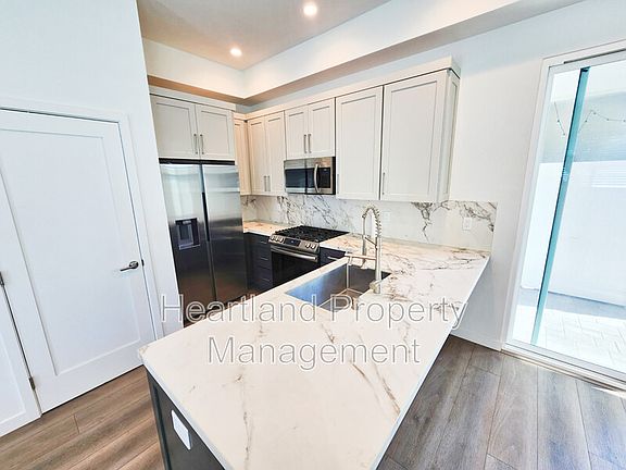 3rd image of 4117 Clairemont Mesa Blvd