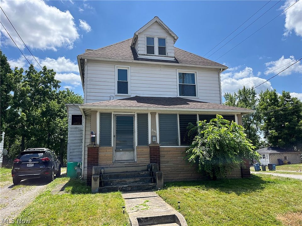 1st image of 203 E Main St