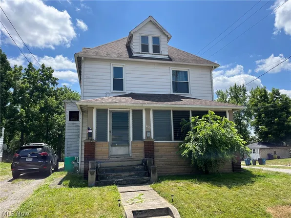 203 E Main St, Girard, OH 44420