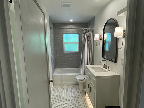 5th image of 130 W Mead Ave #1