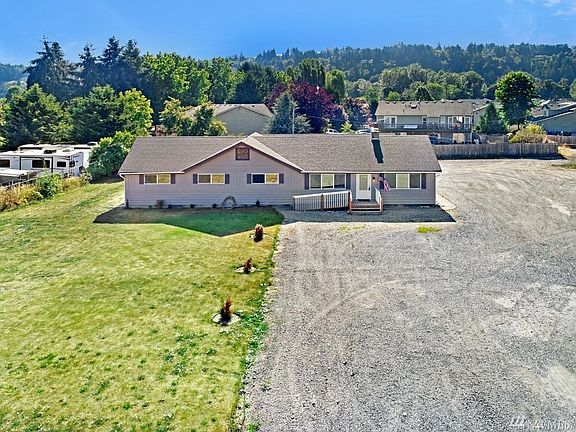 Another aerial shot of this huge lot. 