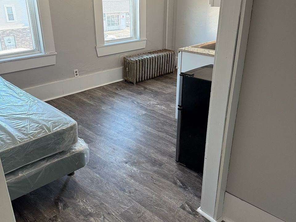 2nd image of 64 Broadway APT 6