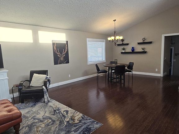 4th image of 4133 49a St