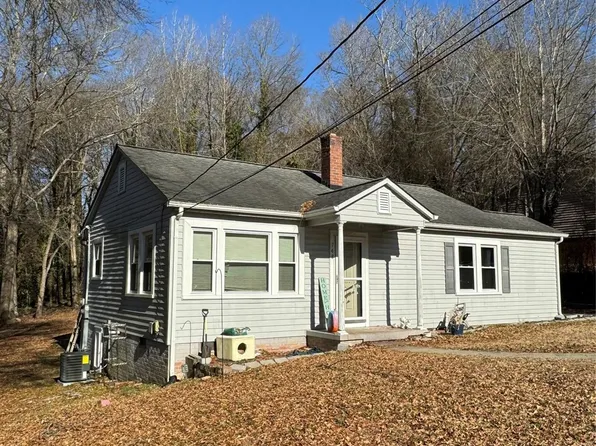 748 2nd St, Lincolnton, NC 28092
