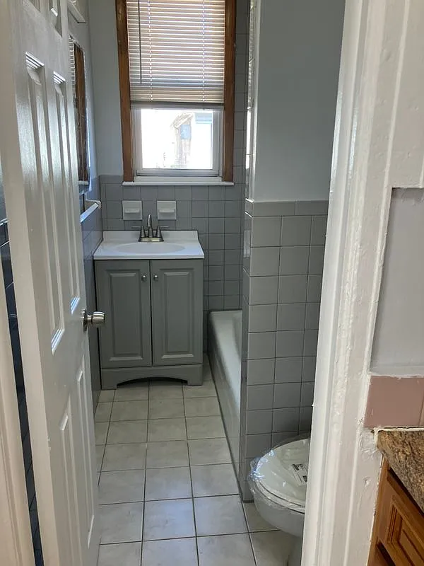 2 bed, 1.0 bath, 1100 sqft, $1,750 — Photo 2