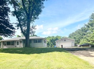 27862 Pine Lake St, Edwardsburg, MI 49112