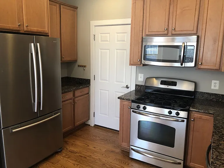 178 Brookwood Dr — Photo 3