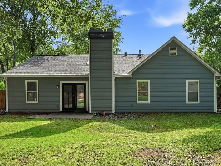4061 Keheley Glen Dr NE — Photo 20