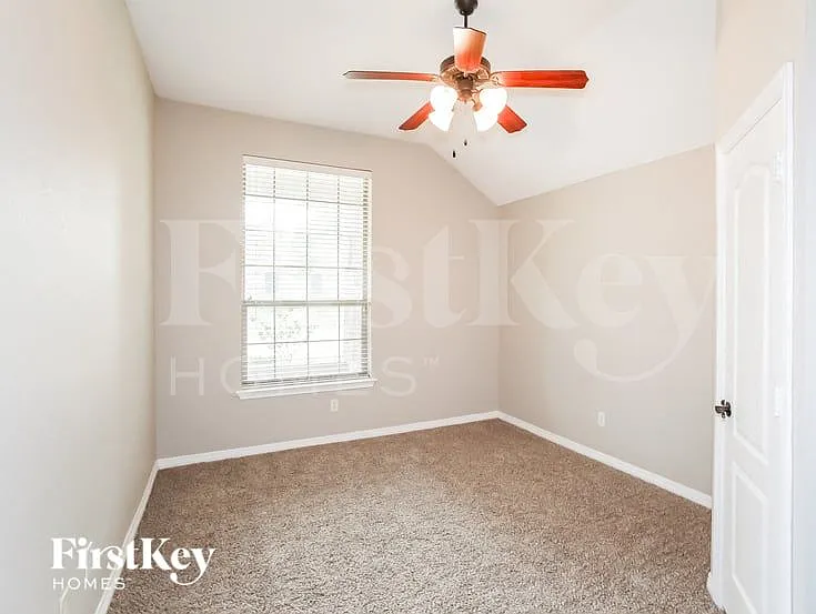 5829 Nathaniel Dr — Photo 11