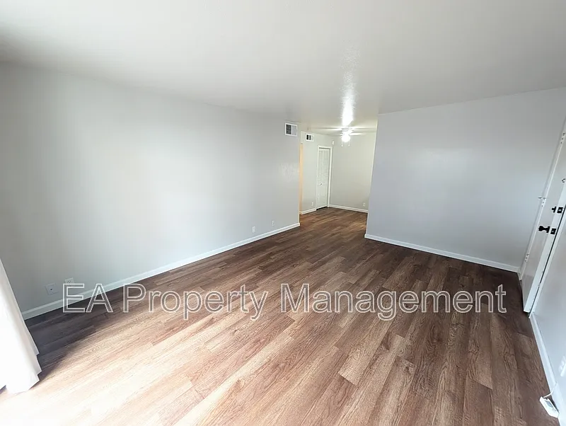1 bed, 1.0 bath, $1,350 — Photo 4