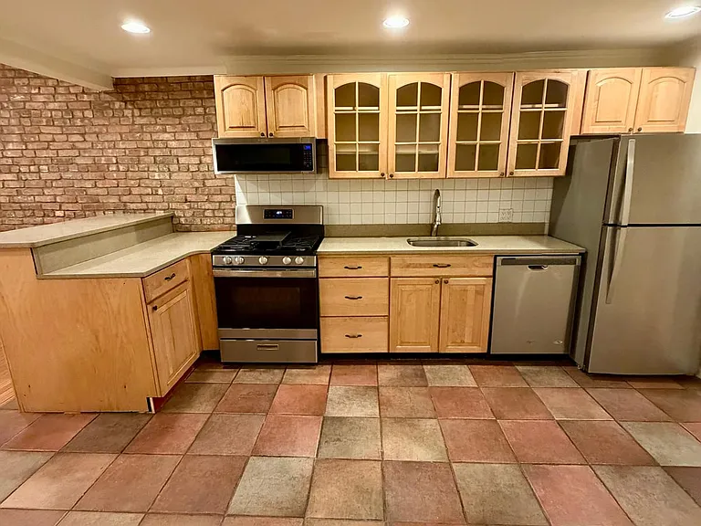 208 E 73rd St #4E — Photo 3