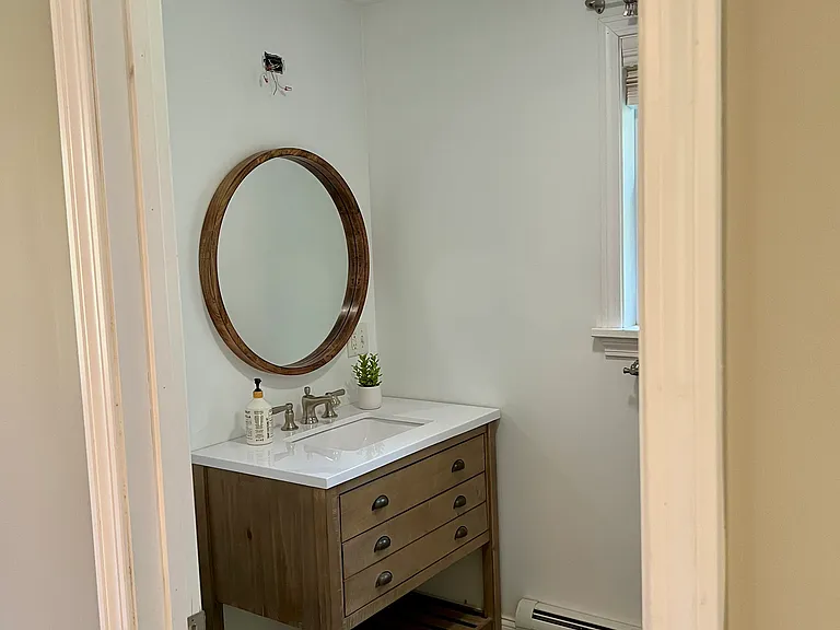 En suite primary bath