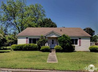 318 Barnes St, Lonoke, AR 72086
