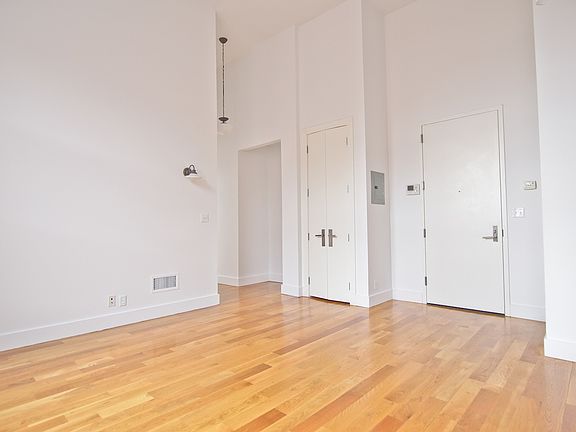 2nd image of 949 Willoughby Ave APT 0303