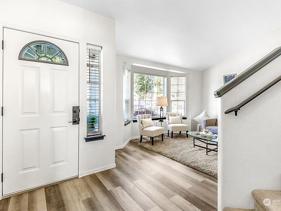 4th image of 11719 261st Avenue E