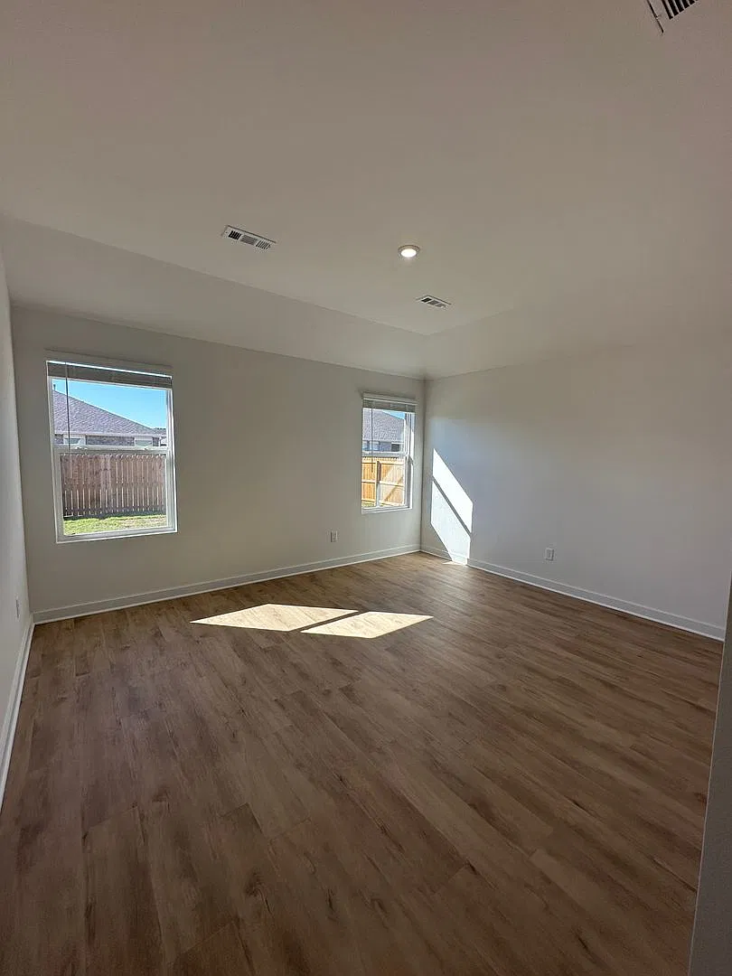 Brand new construction! — Photo 4