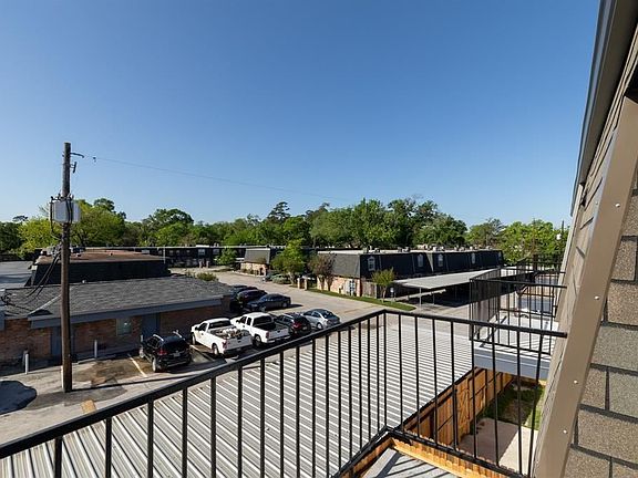 4th image of 9019 Gaylord Dr APT 73
