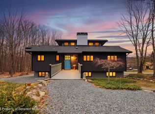 1647 Windmere Pl, Lake Ariel, PA 18436