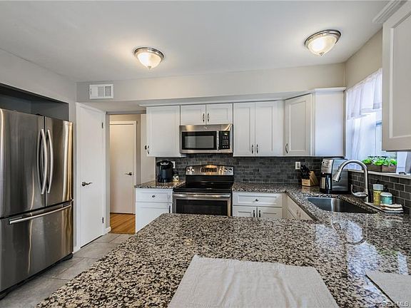 4th image of 34 Clemens Ct