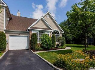 56 Eagle Cir, Bohemia, NY 11716