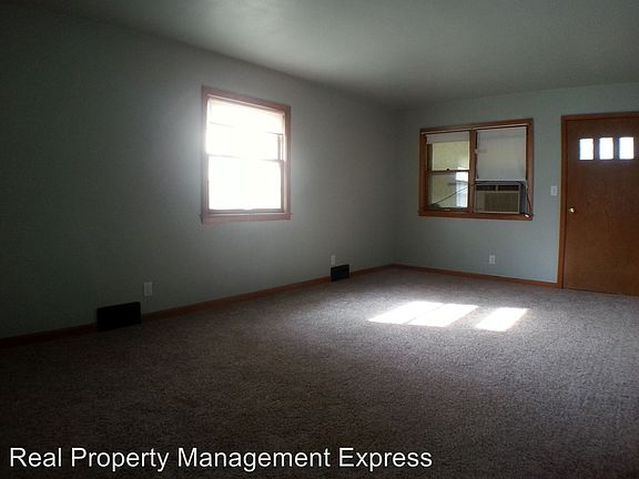 2nd image of 1013 S Blaine Ave