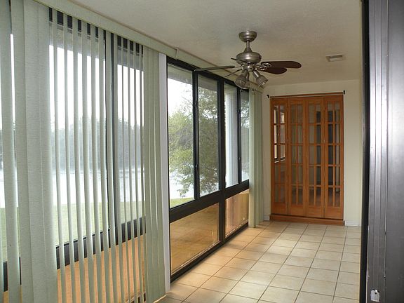 4th image of 2668 Oak Park Way