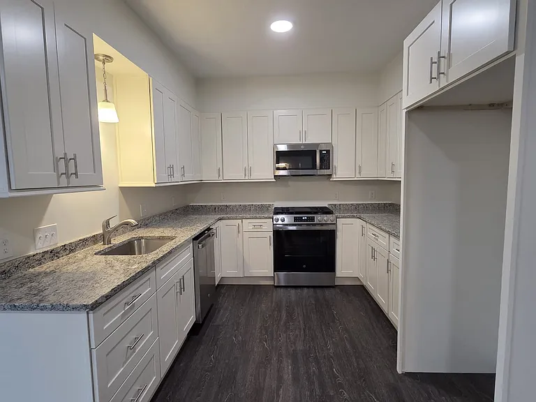 10 Franklin Ave #207 — Photo 1
