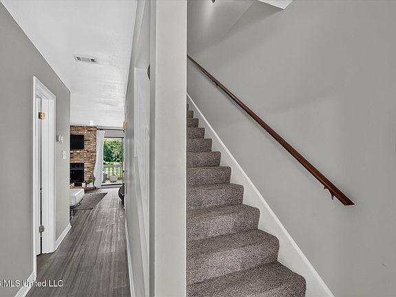 4th image of 225 Highpoint Dr