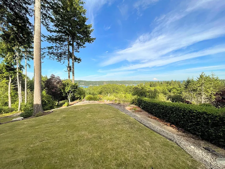 201 E Mountain View Dr — Photo 35