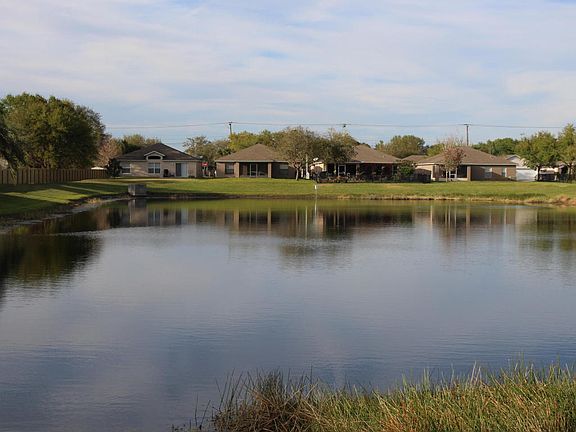 2nd image of 523 Melanie Cir