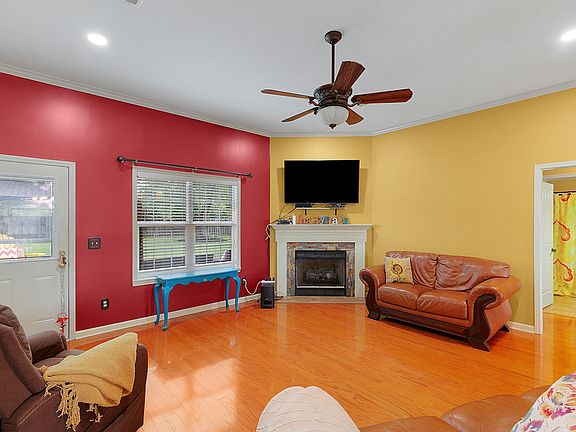 4th image of 24 Brushfield Ln