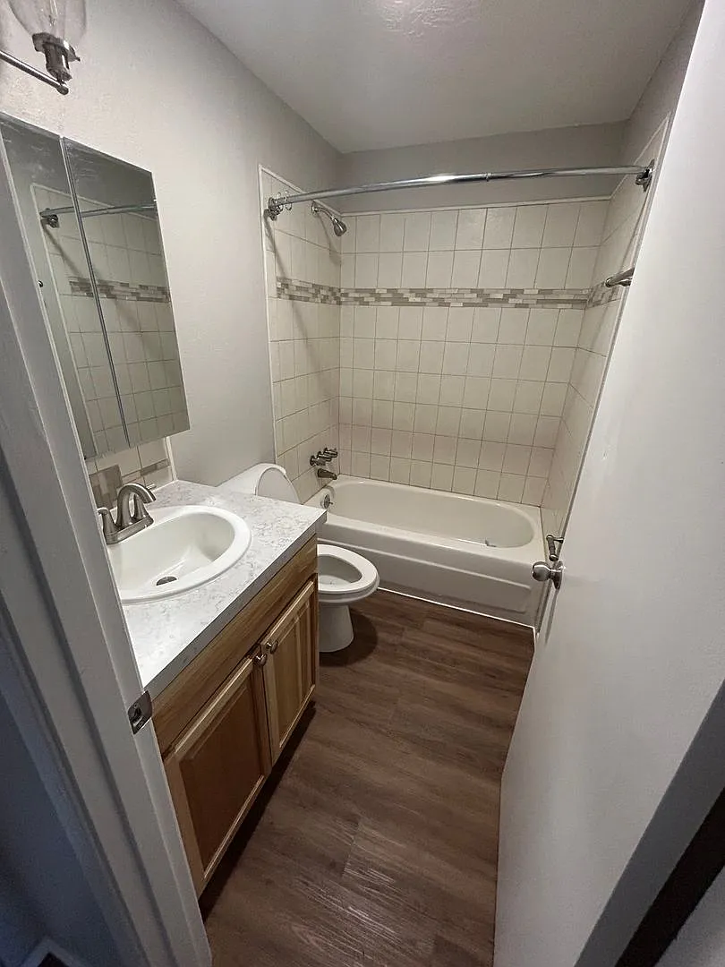 High Street Apts-El Chapo, LLC — Photo 4
