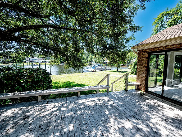 5722 Gondolier Dr — Photo 22