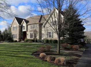 6 Old Mine Rd, Lebanon, NJ 08833