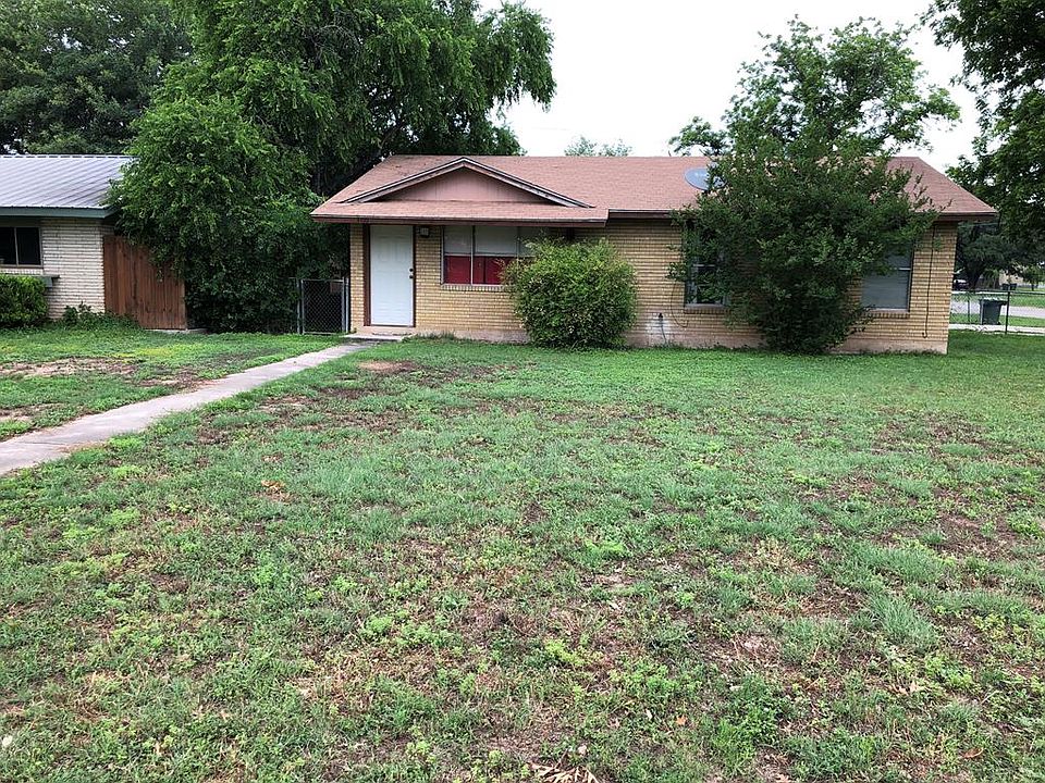 1st image of 300 W Nueces St